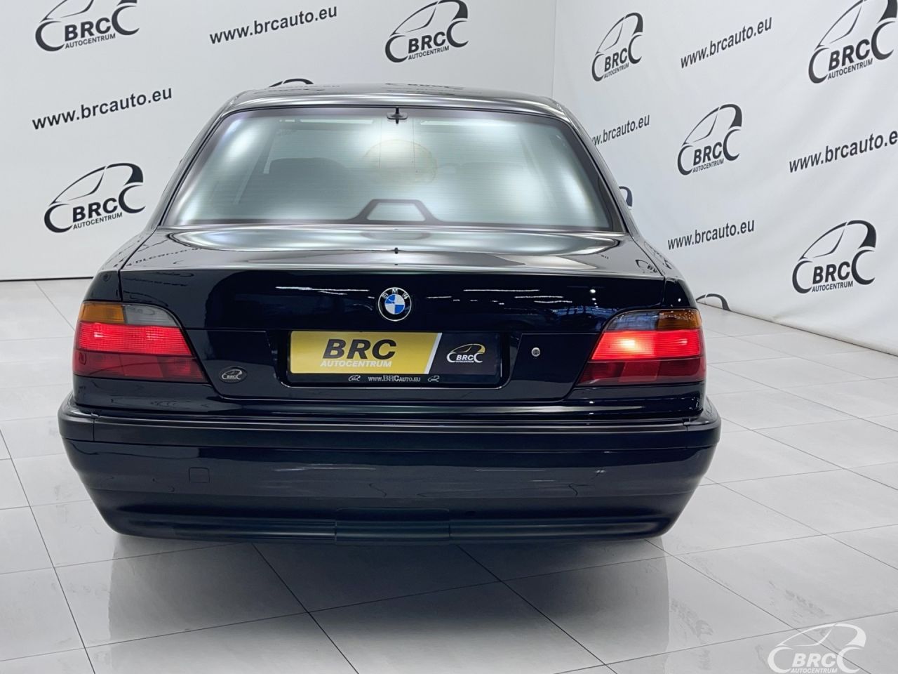 BMW 750 | 53