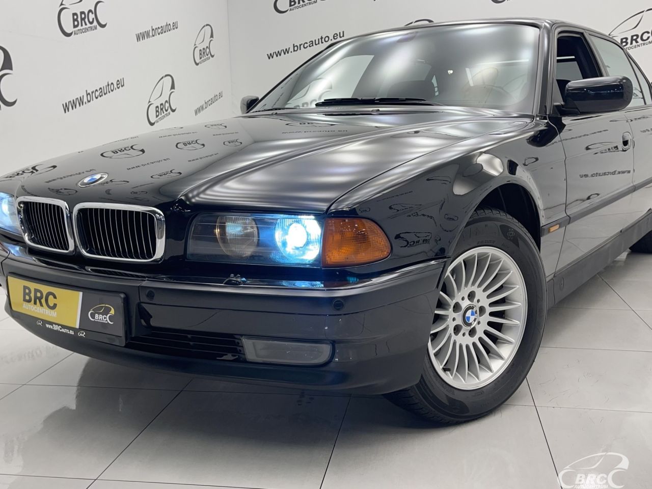 BMW 750 | 49