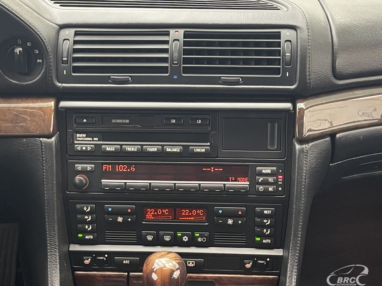 BMW 750 | 17