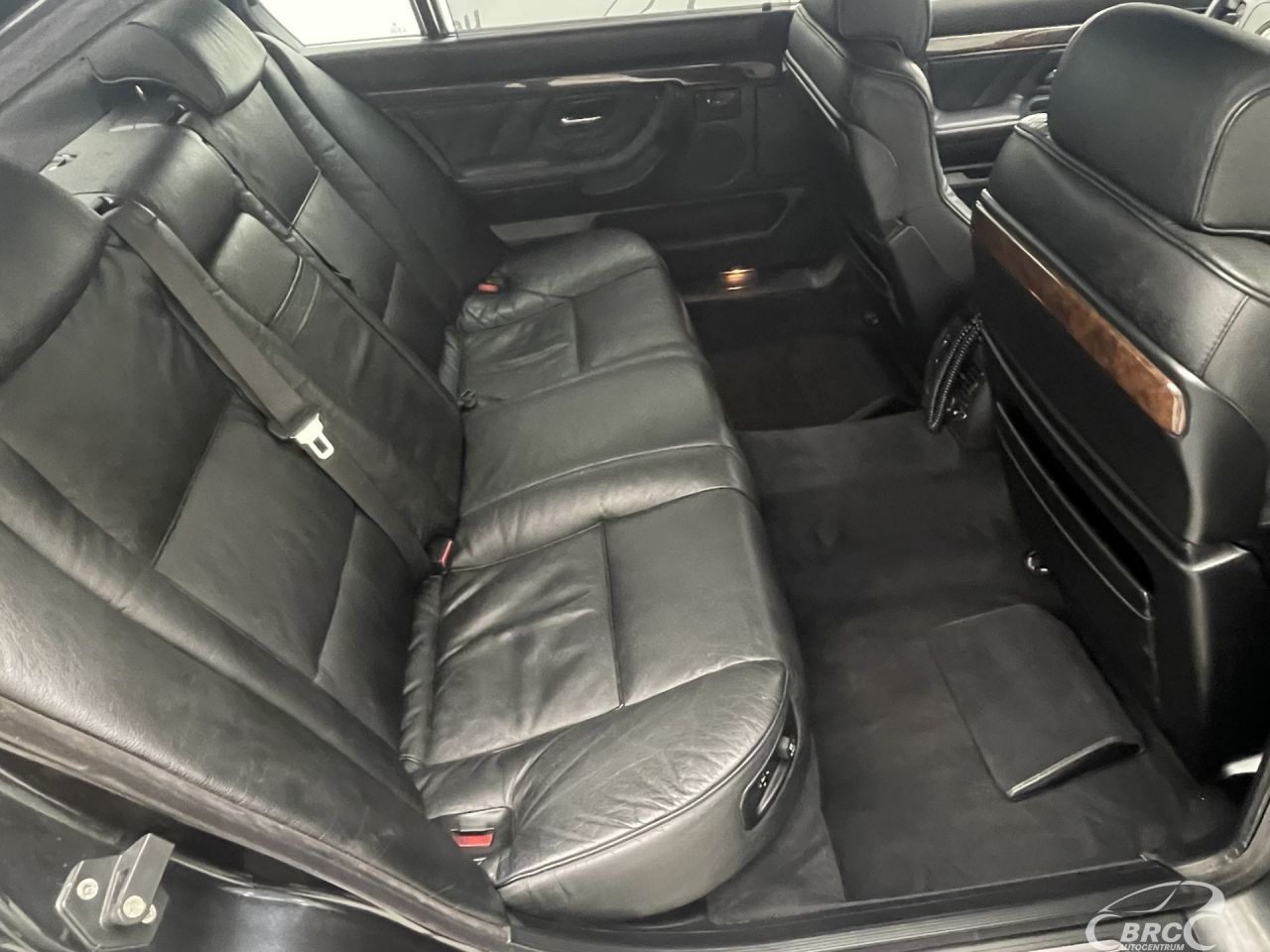 BMW 750 | 10