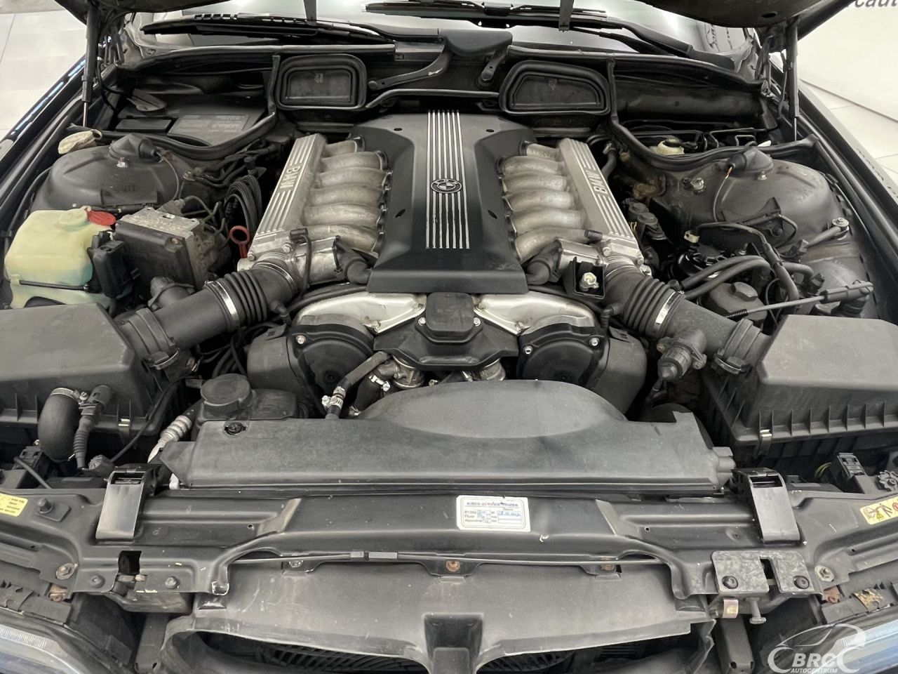 BMW 750 | 47