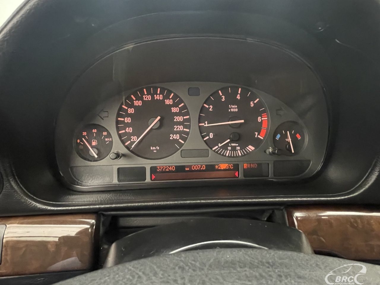 BMW 750 | 32