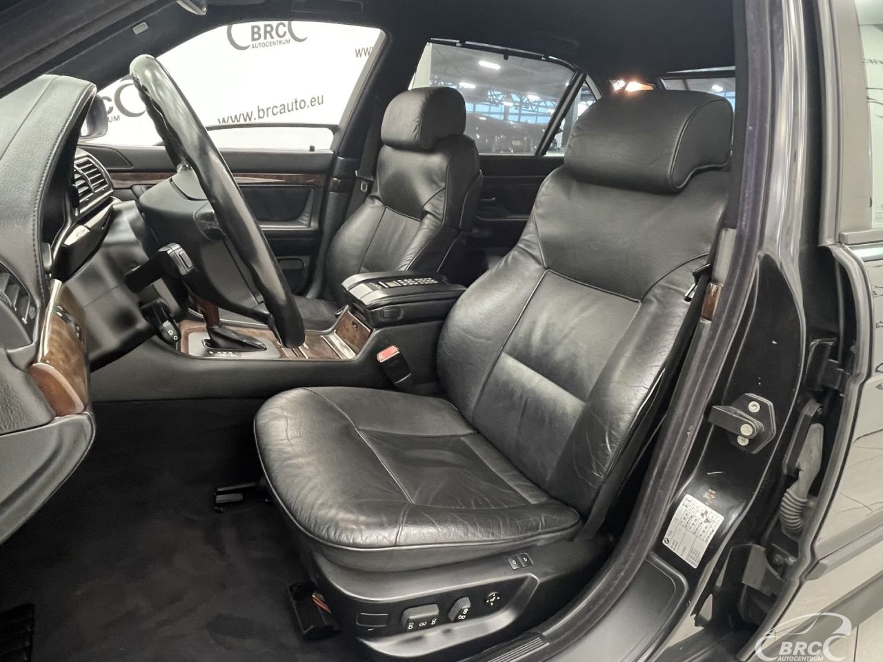 BMW 750 | 24