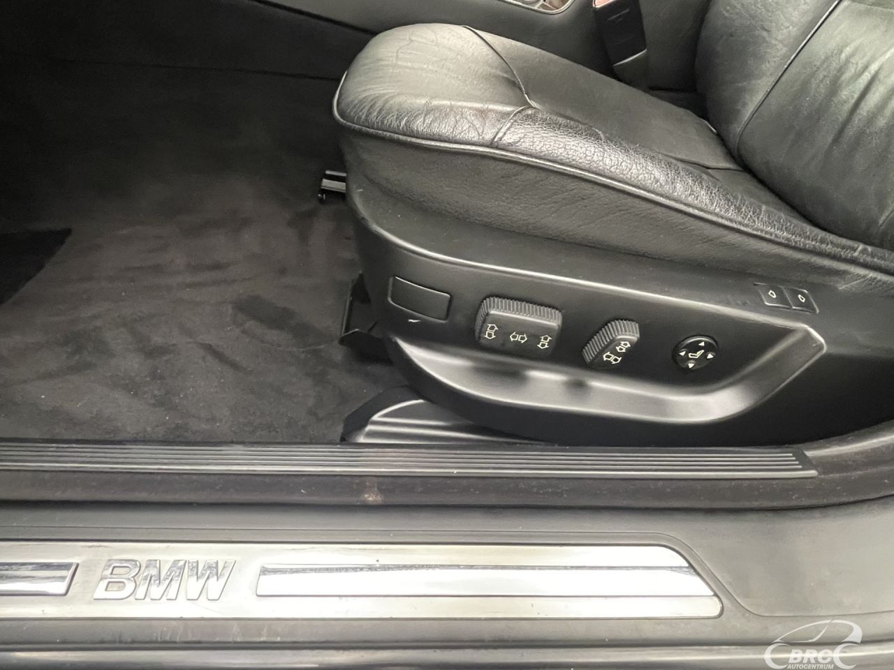 BMW 750 | 23