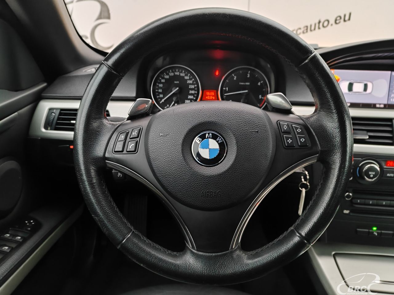 BMW 330 | 11