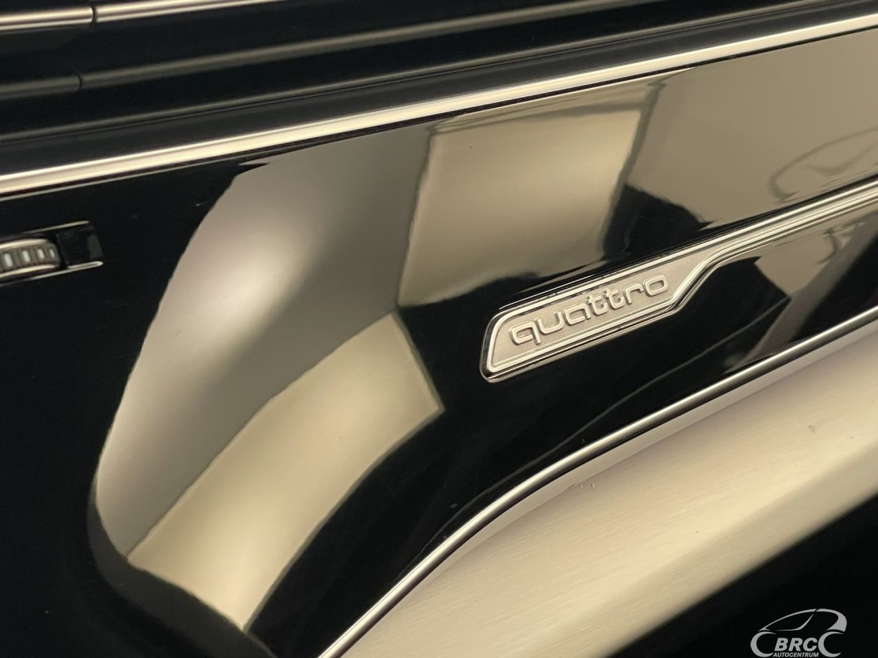 Audi Q7 | 30