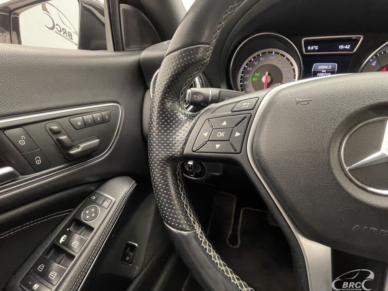 Mercedes-Benz CLA250 | 28