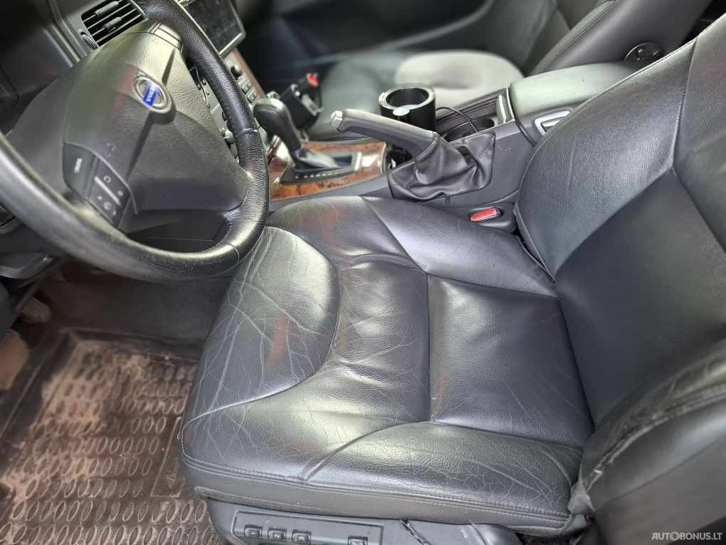 Volvo S60, 2.5 l., saloon