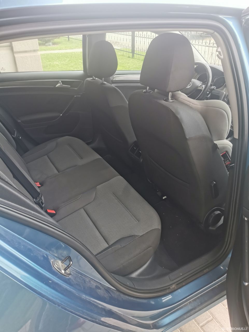 Volkswagen Golf | 8
