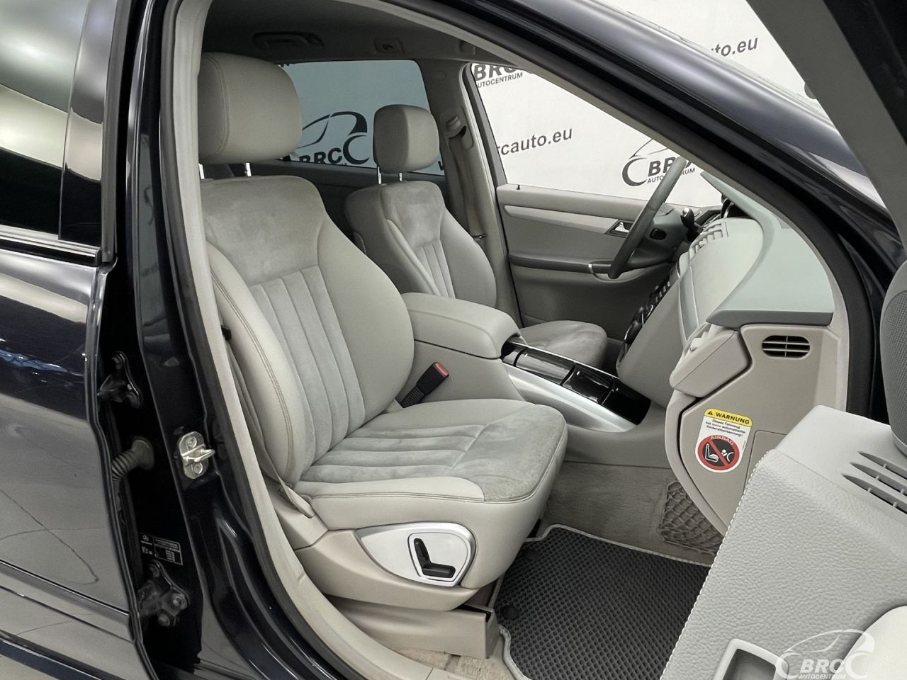 Mercedes-Benz R320 | 6