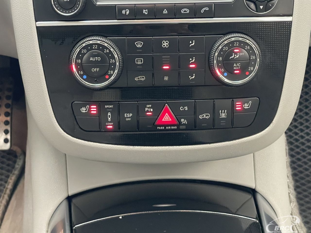 Mercedes-Benz R320 | 17