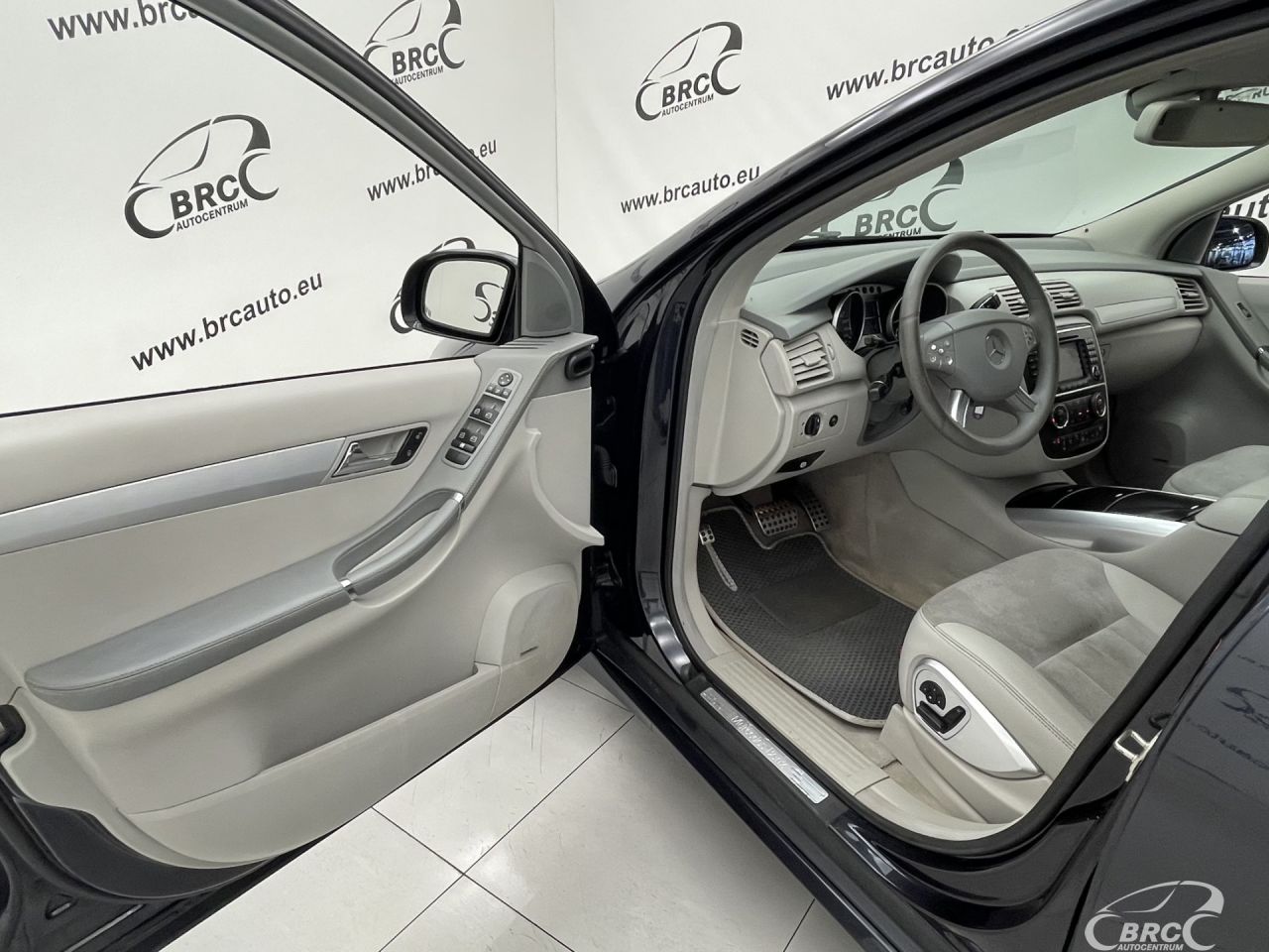 Mercedes-Benz R320 | 18
