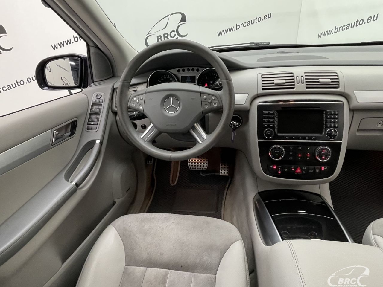 Mercedes-Benz R320 | 14