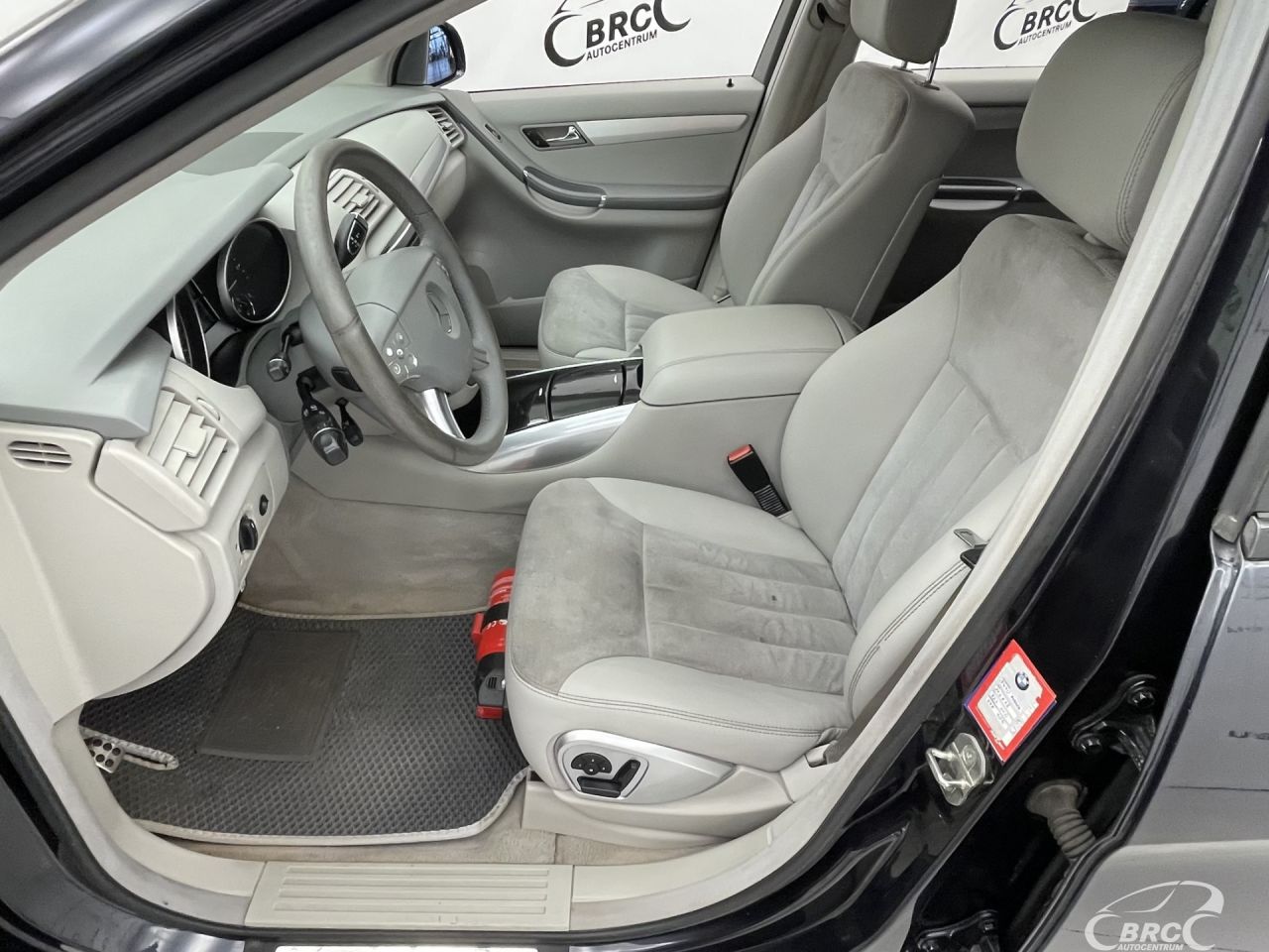 Mercedes-Benz R320 | 20