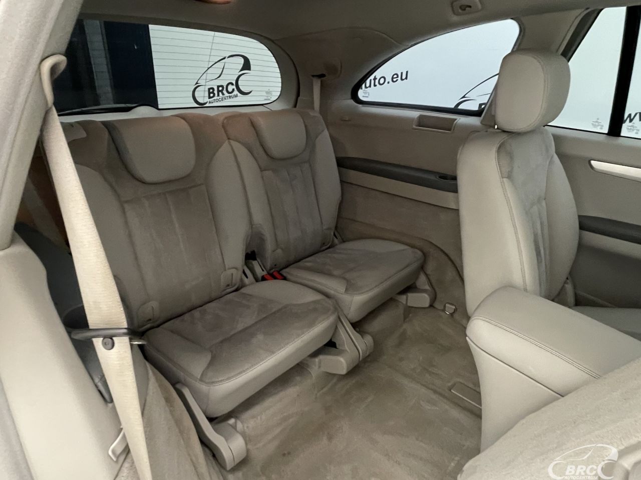 Mercedes-Benz R320 | 13
