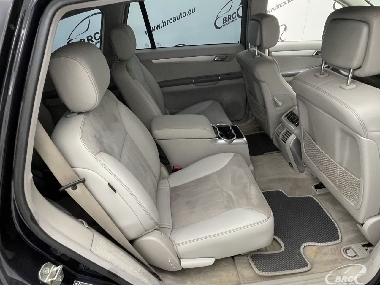 Mercedes-Benz R320 | 10