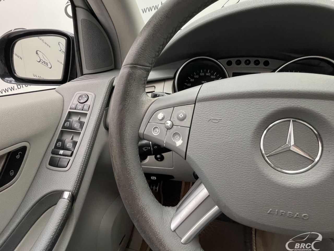 Mercedes-Benz R320 | 30