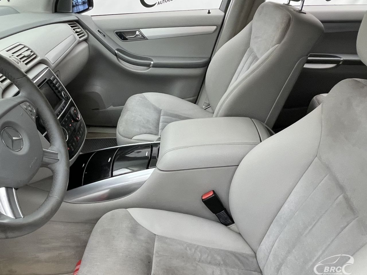 Mercedes-Benz R320 | 23