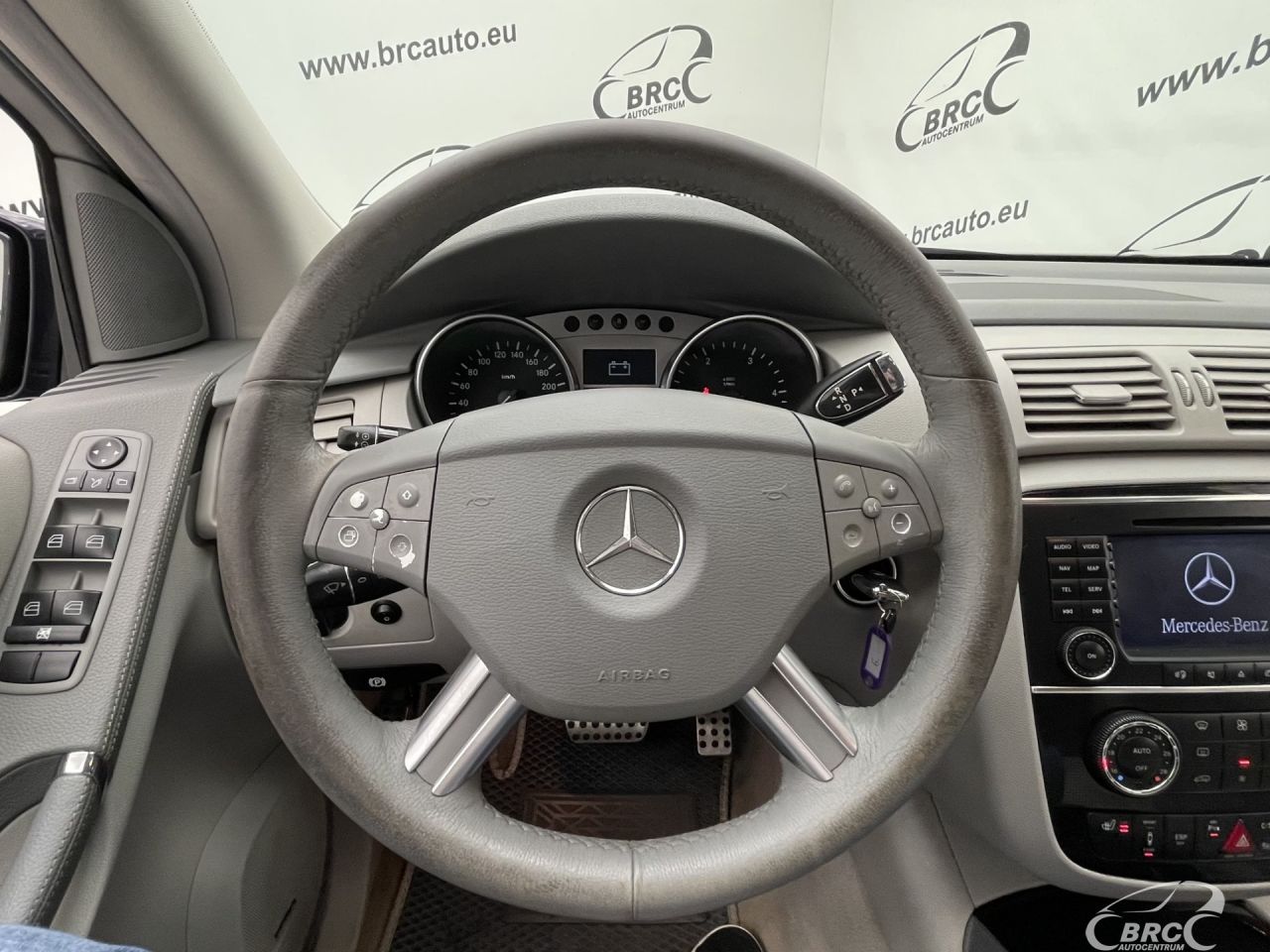 Mercedes-Benz R320 | 27