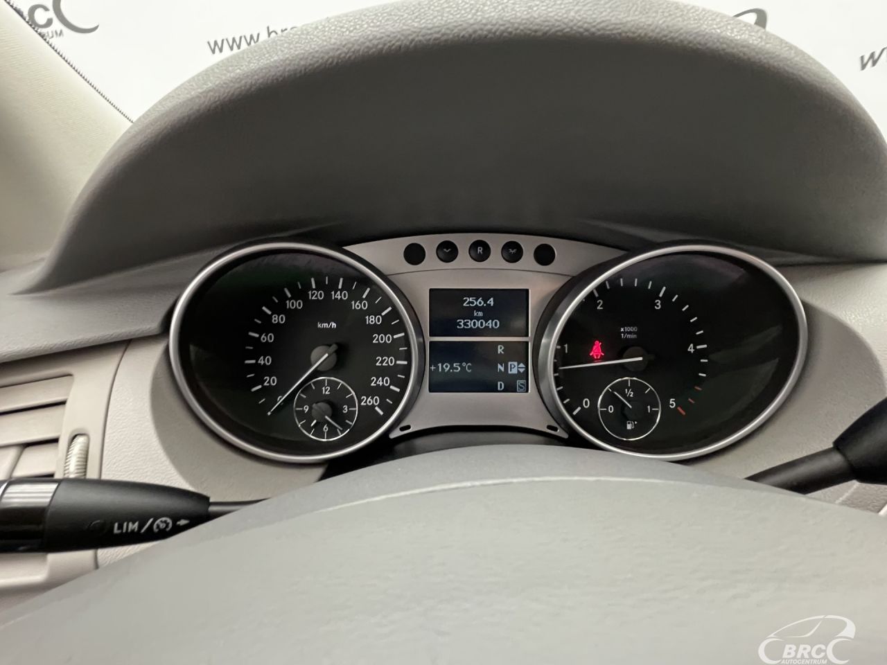 Mercedes-Benz R320 | 31