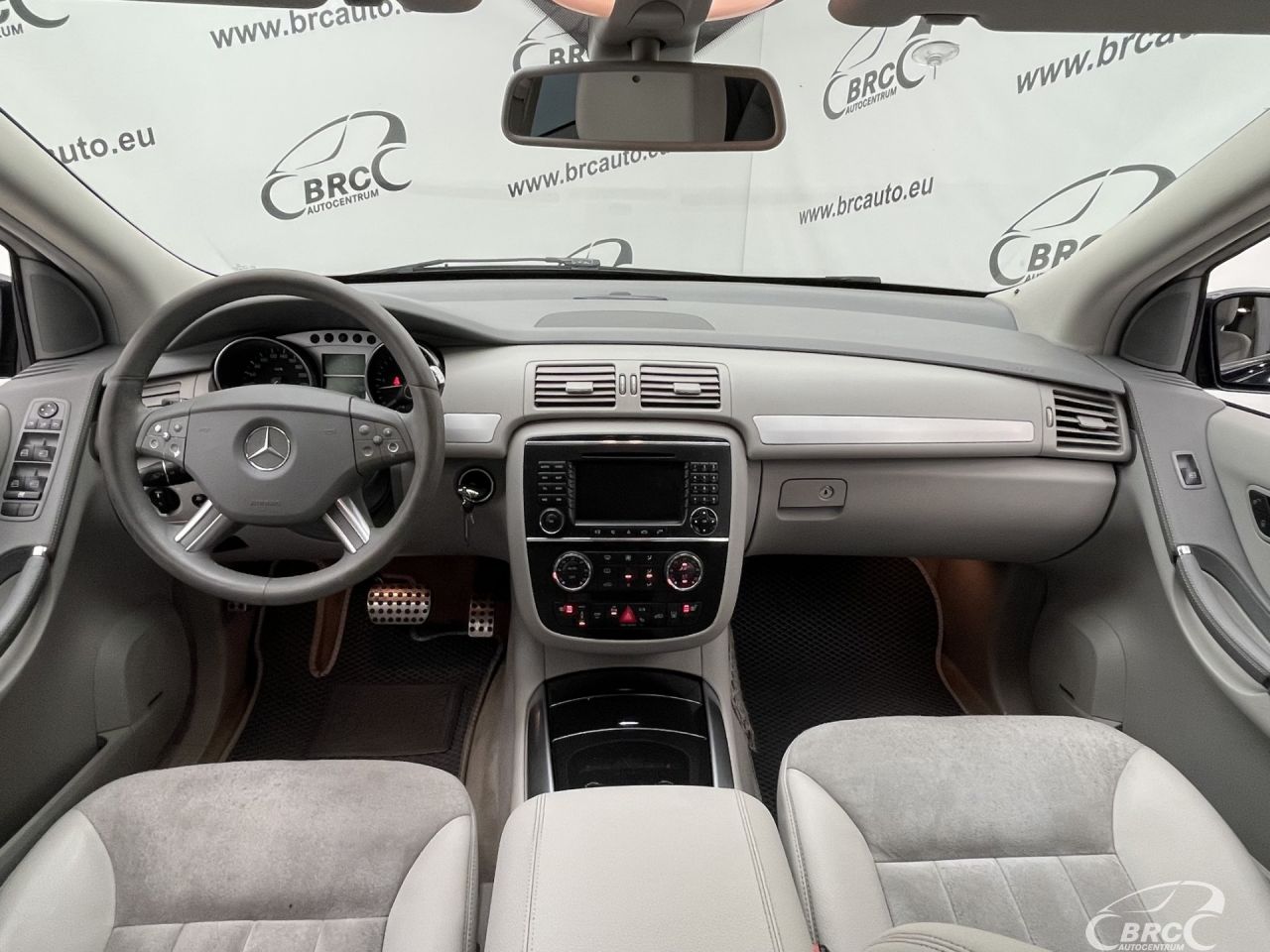 Mercedes-Benz R320 | 2