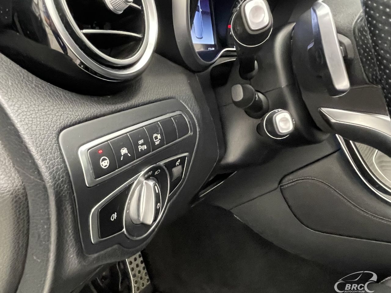 Mercedes-Benz GLC350 | 25