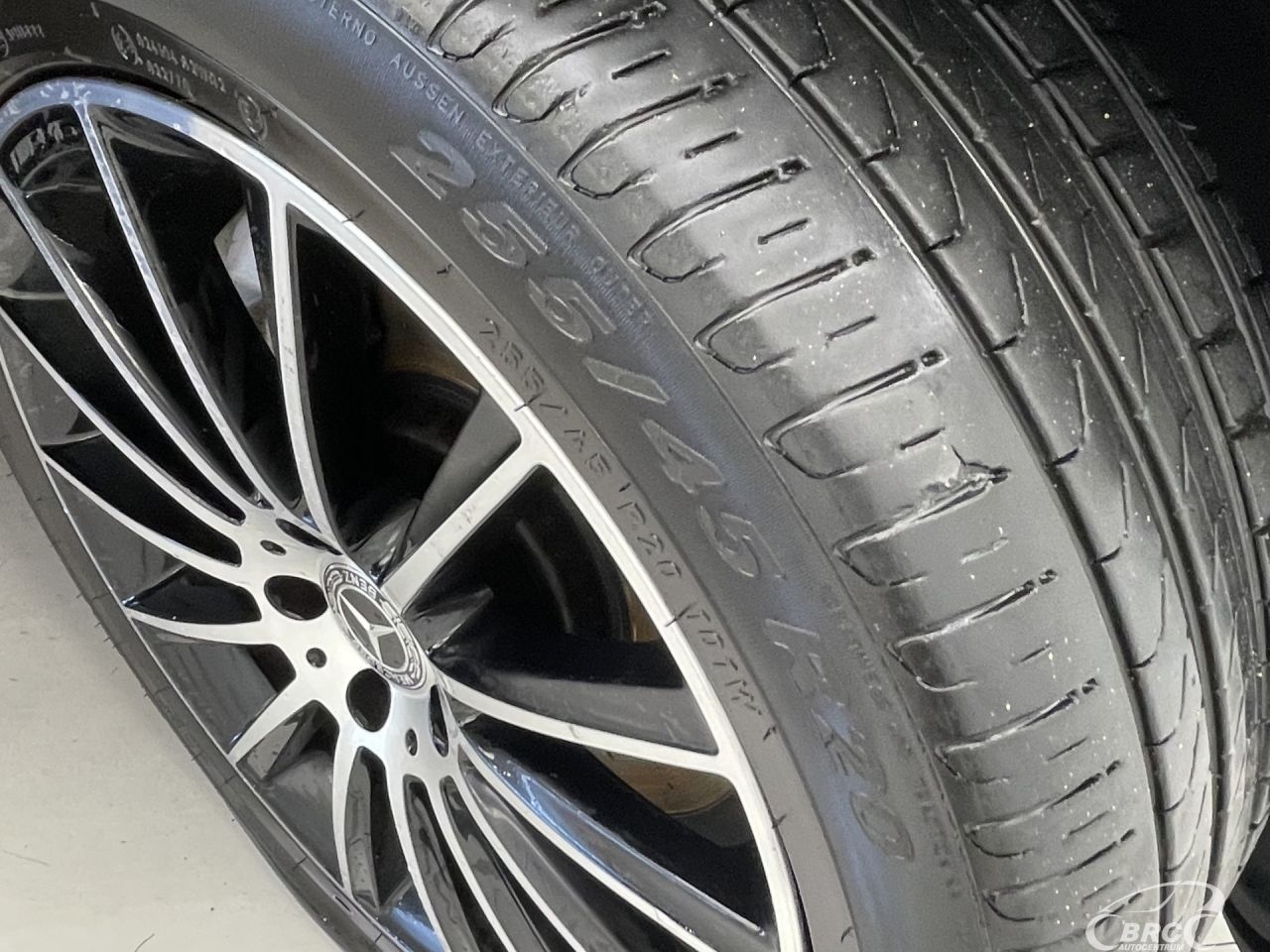 Mercedes-Benz GLC350 | 48
