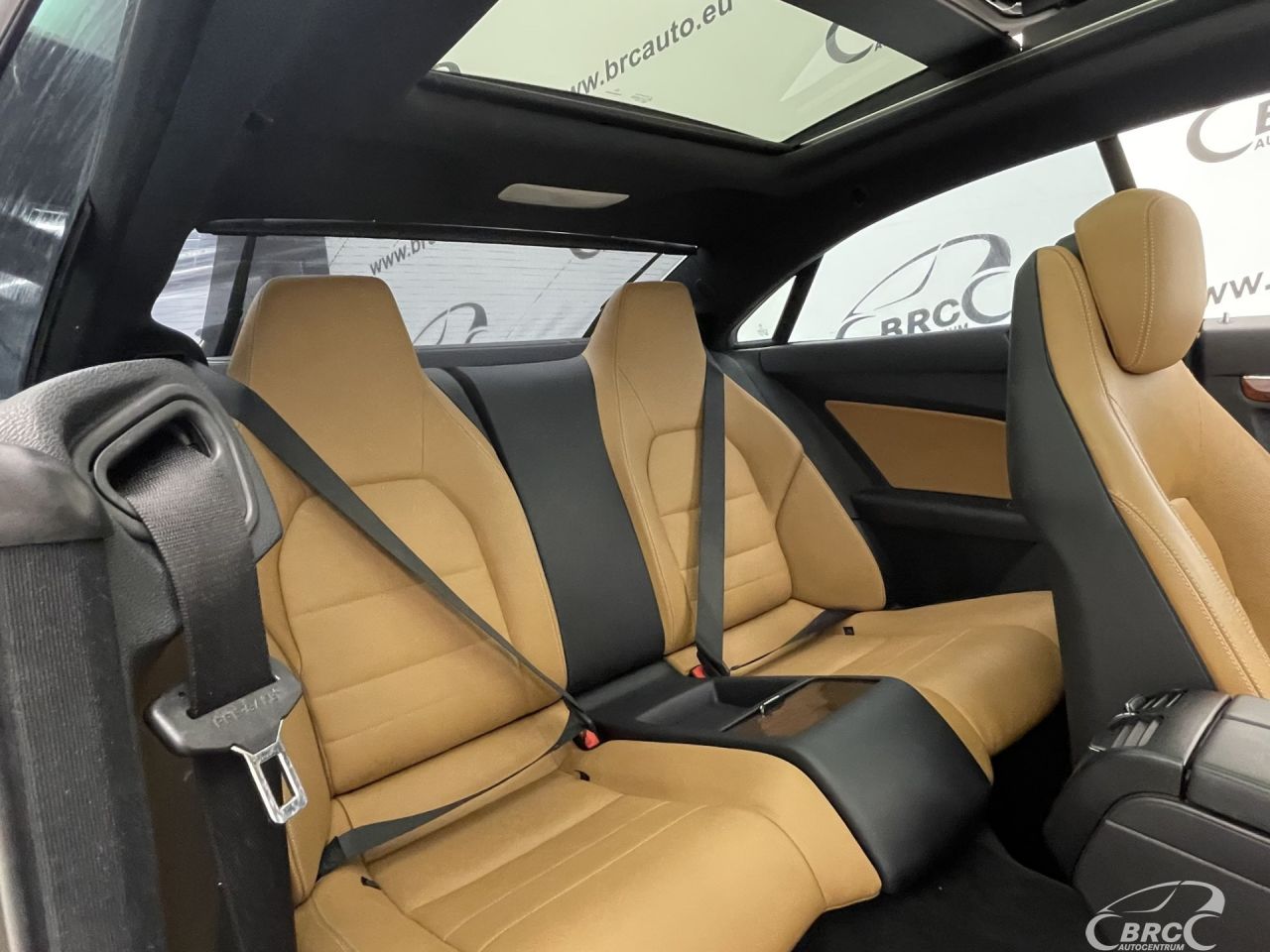 Mercedes-Benz E550 | 9