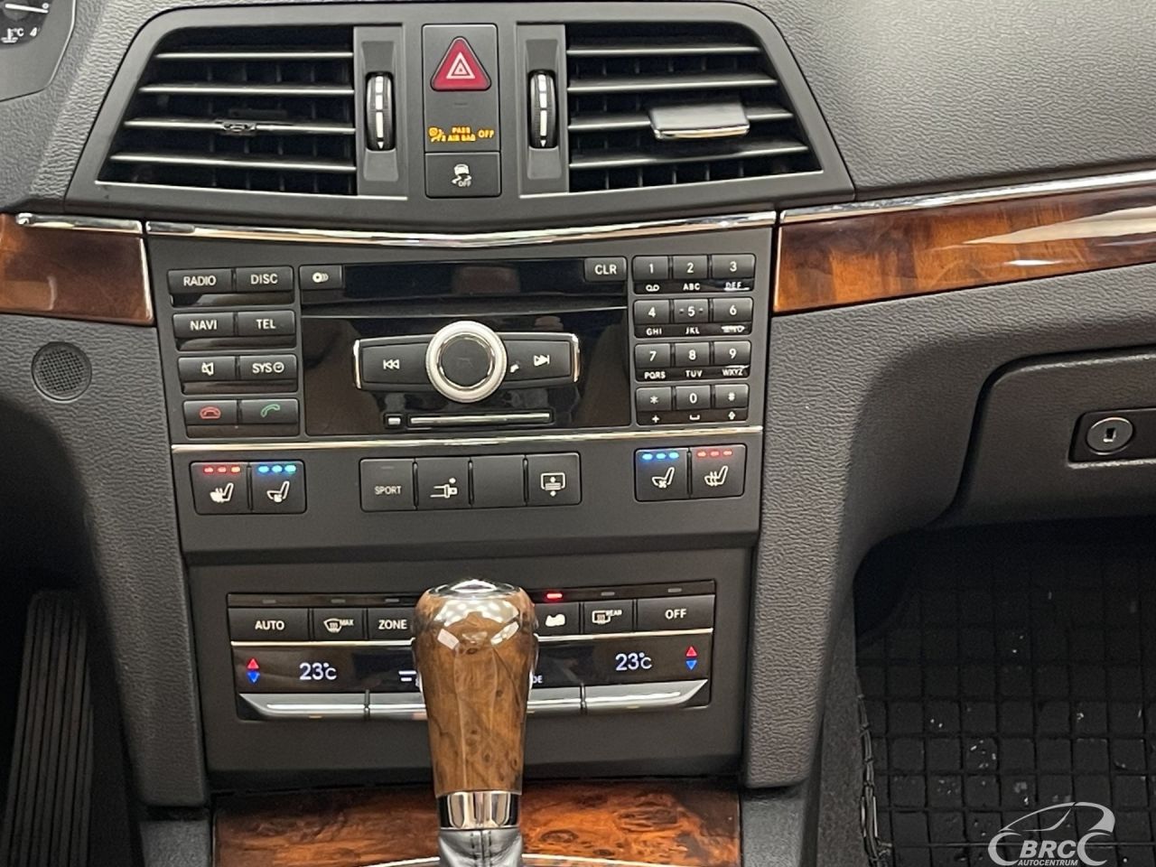 Mercedes-Benz E550 | 14