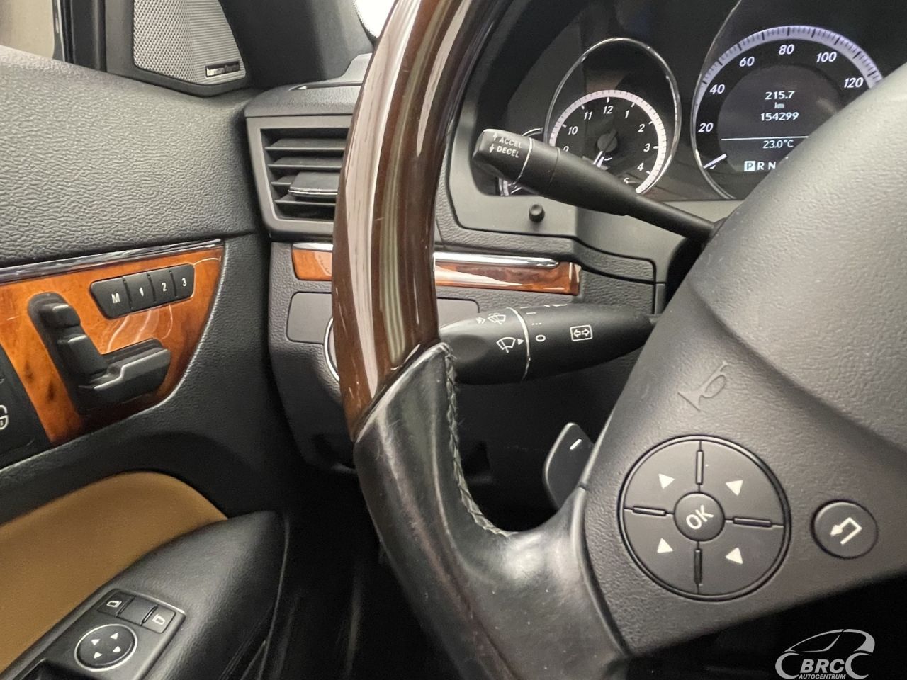 Mercedes-Benz E550 | 29