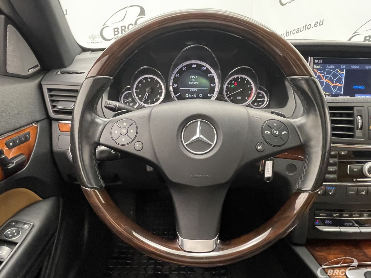 Mercedes-Benz E550 | 26