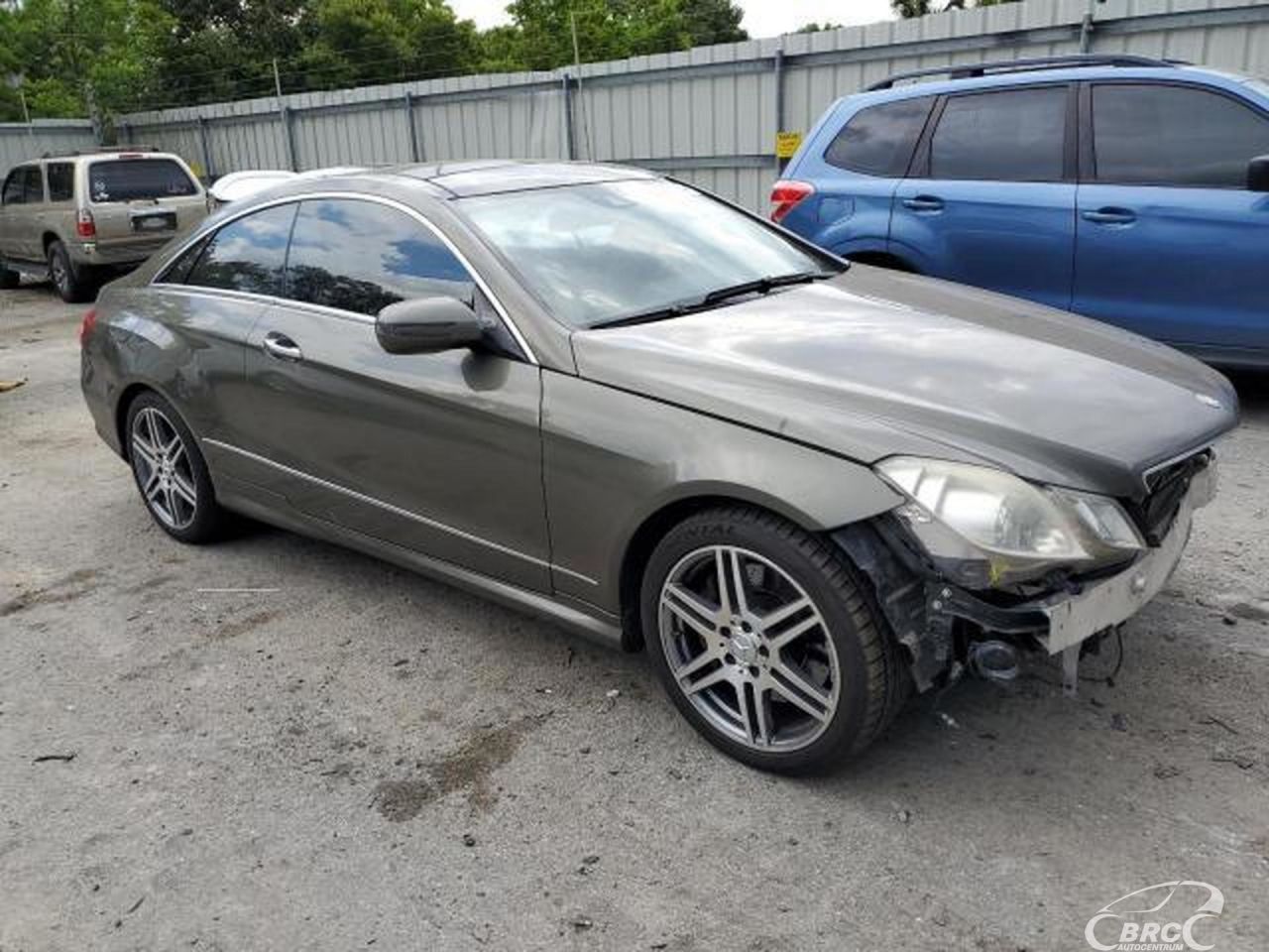 Mercedes-Benz E550 | 53