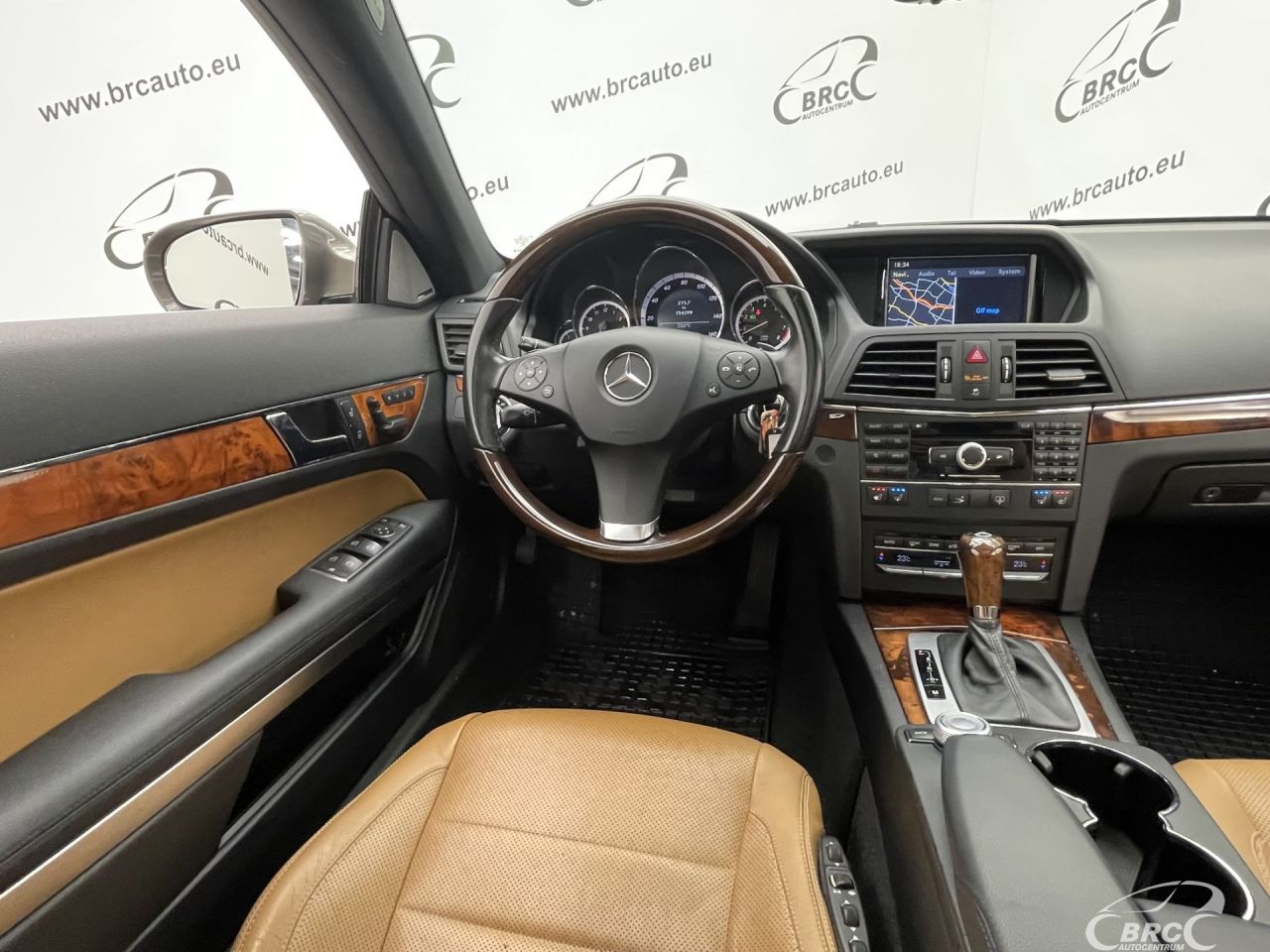 Mercedes-Benz E550 | 10