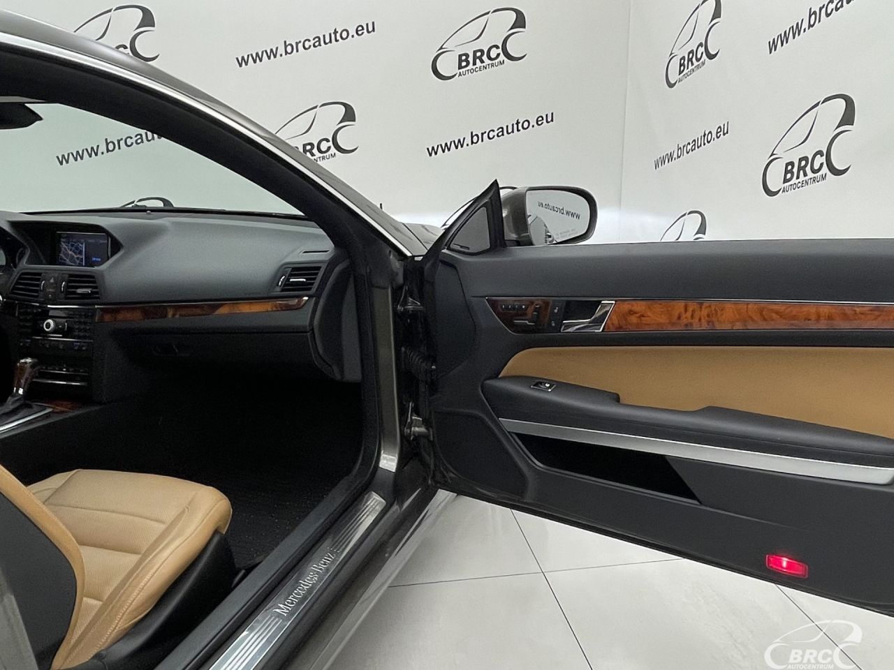 Mercedes-Benz E550 | 7