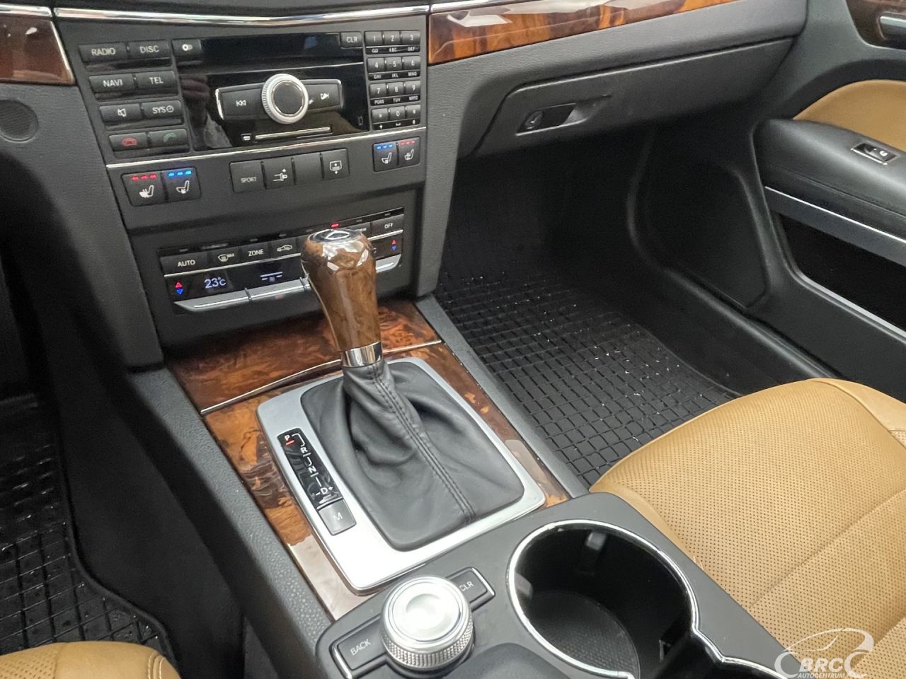 Mercedes-Benz E550 | 24
