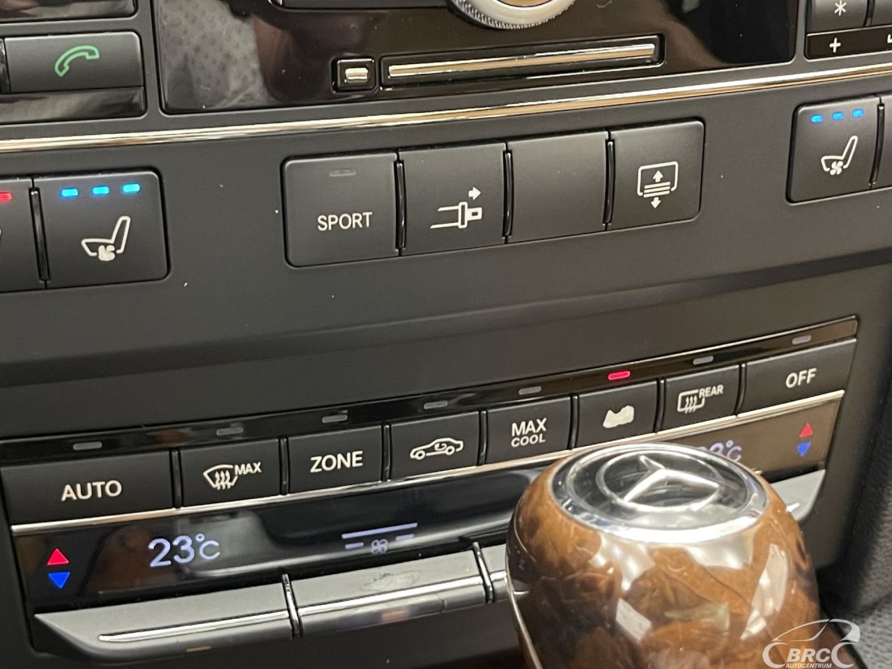Mercedes-Benz E550 | 36