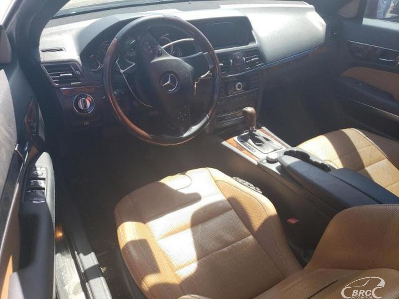 Mercedes-Benz E550 | 49
