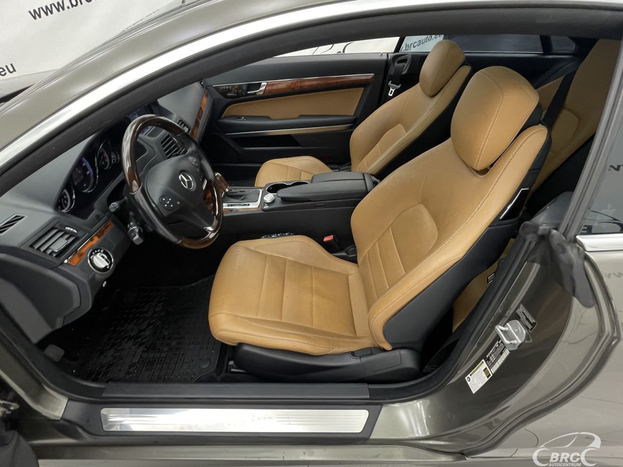 Mercedes-Benz E550 | 18