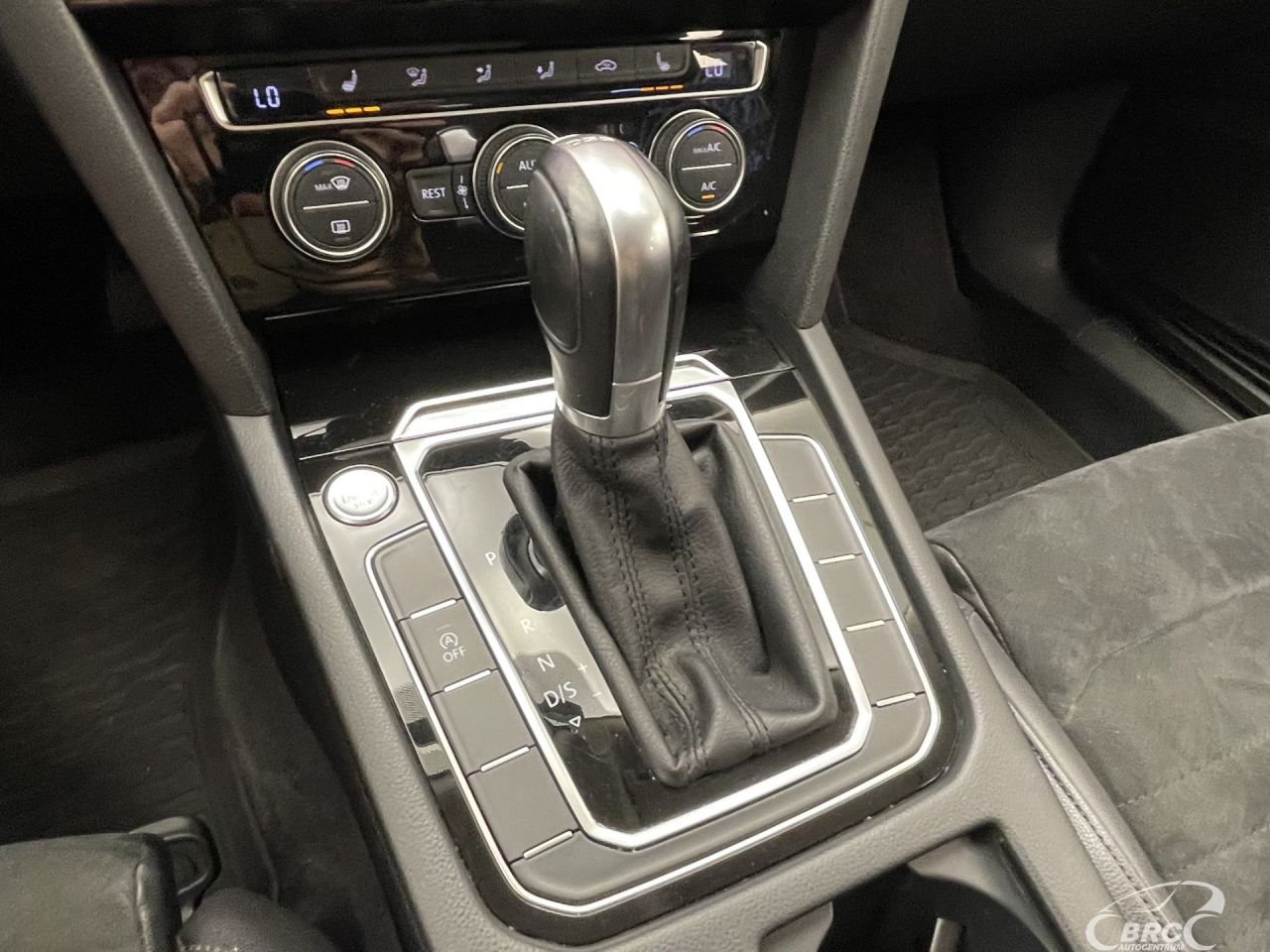 Volkswagen Passat | 24