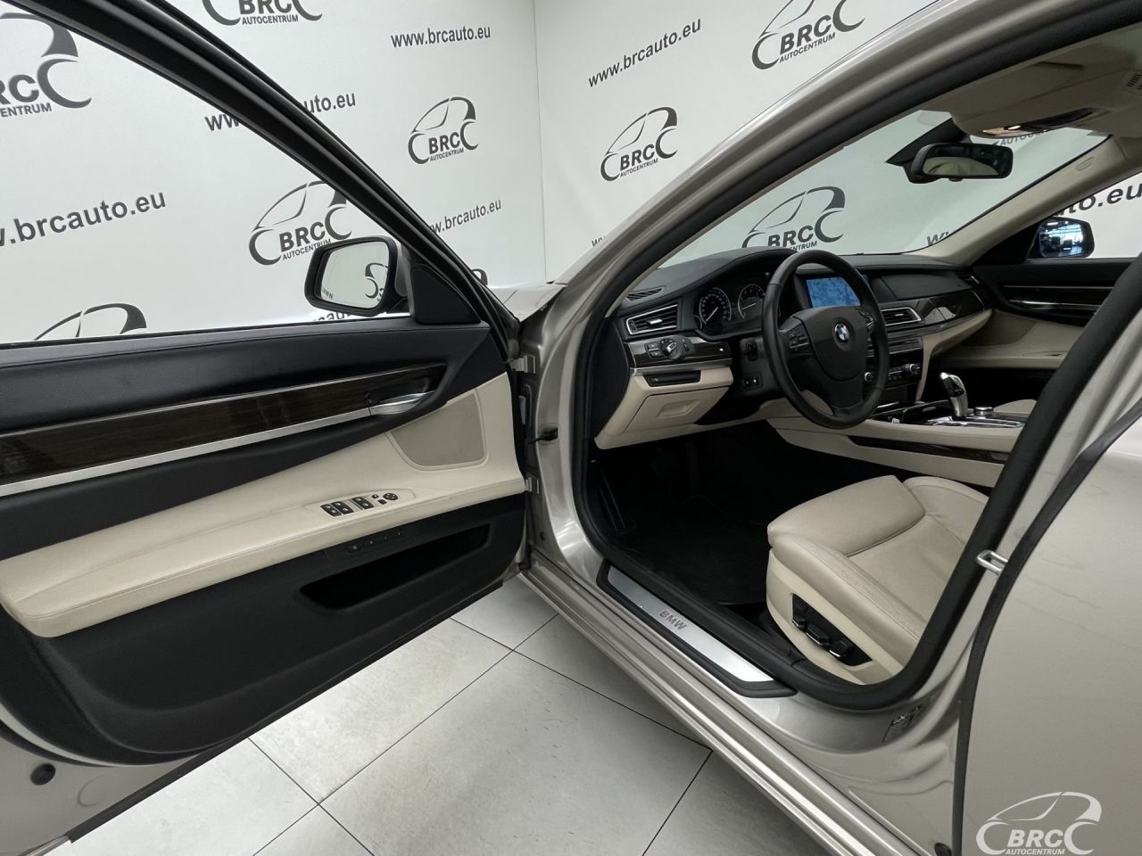 BMW 750 | 21