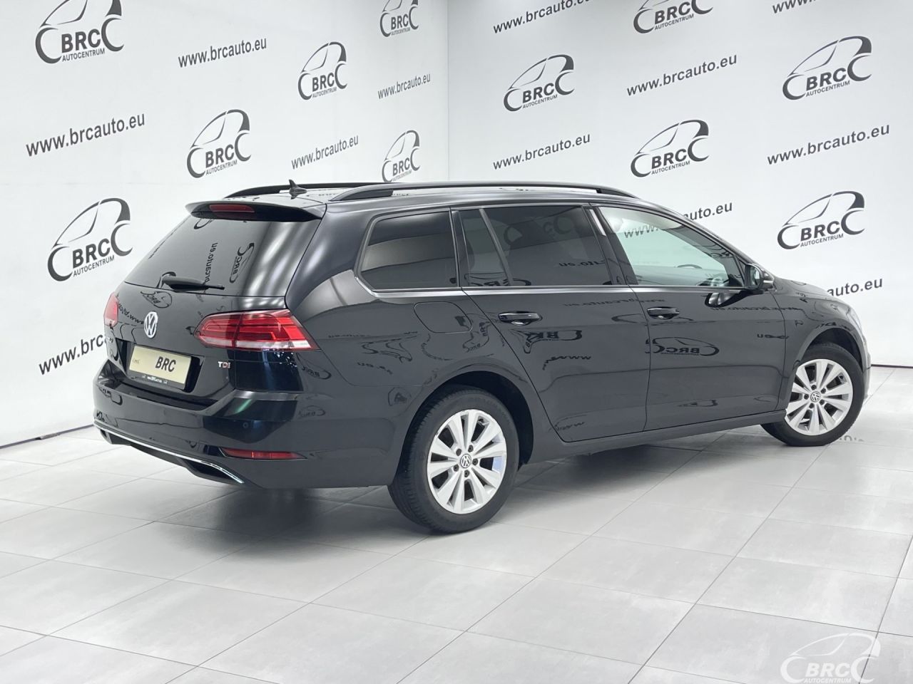 Volkswagen Golf | 1