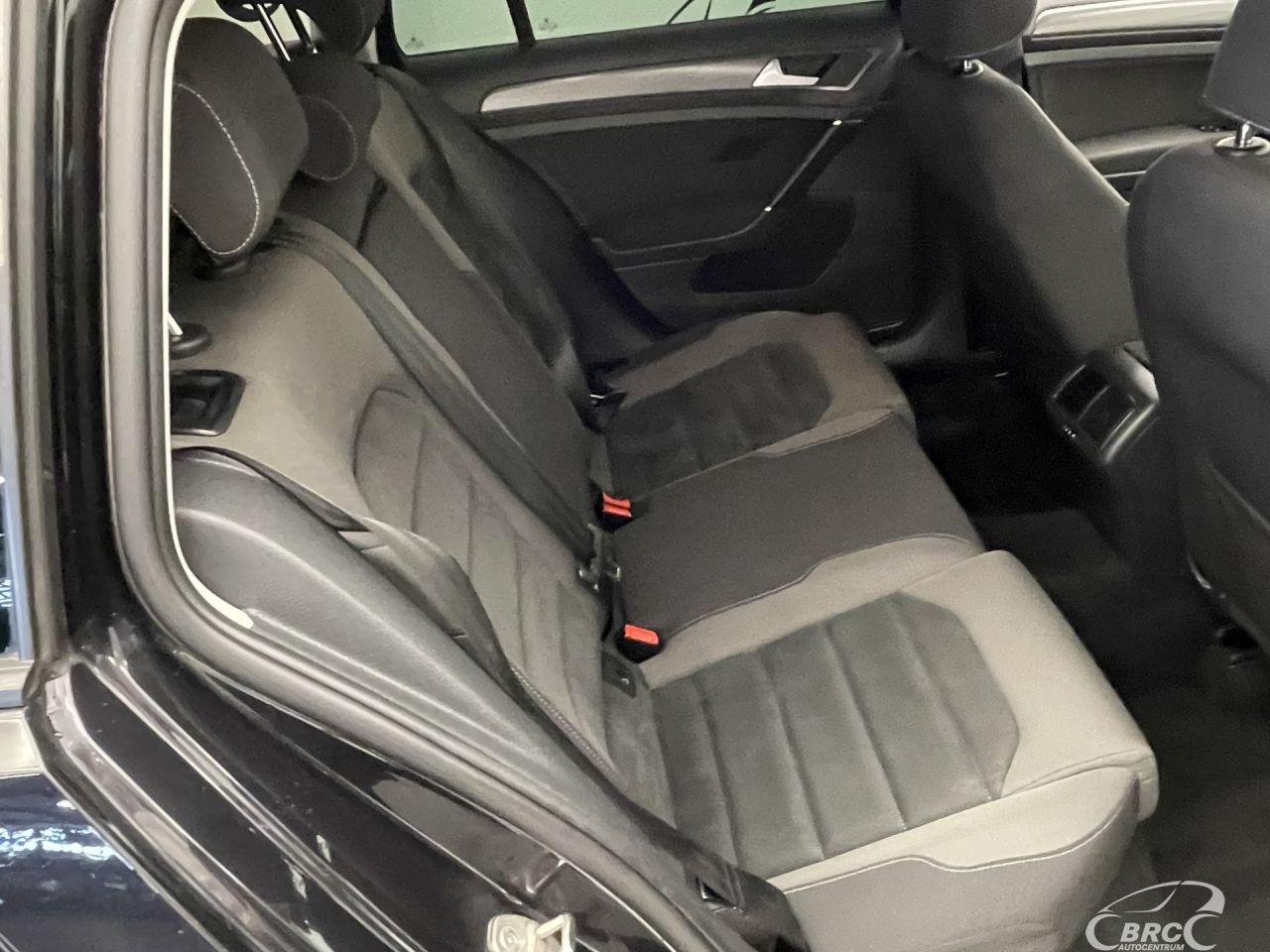 Volkswagen Golf | 10