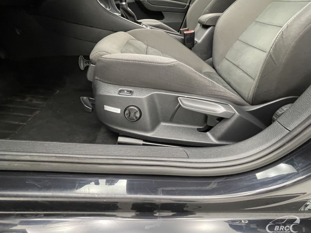 Volkswagen Golf | 21