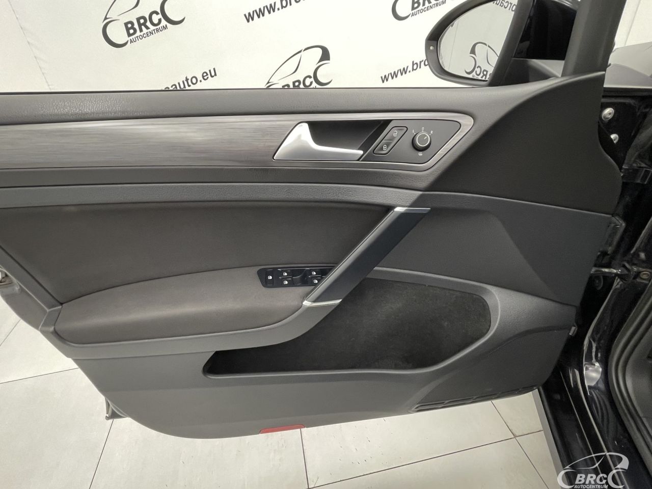 Volkswagen Golf | 19