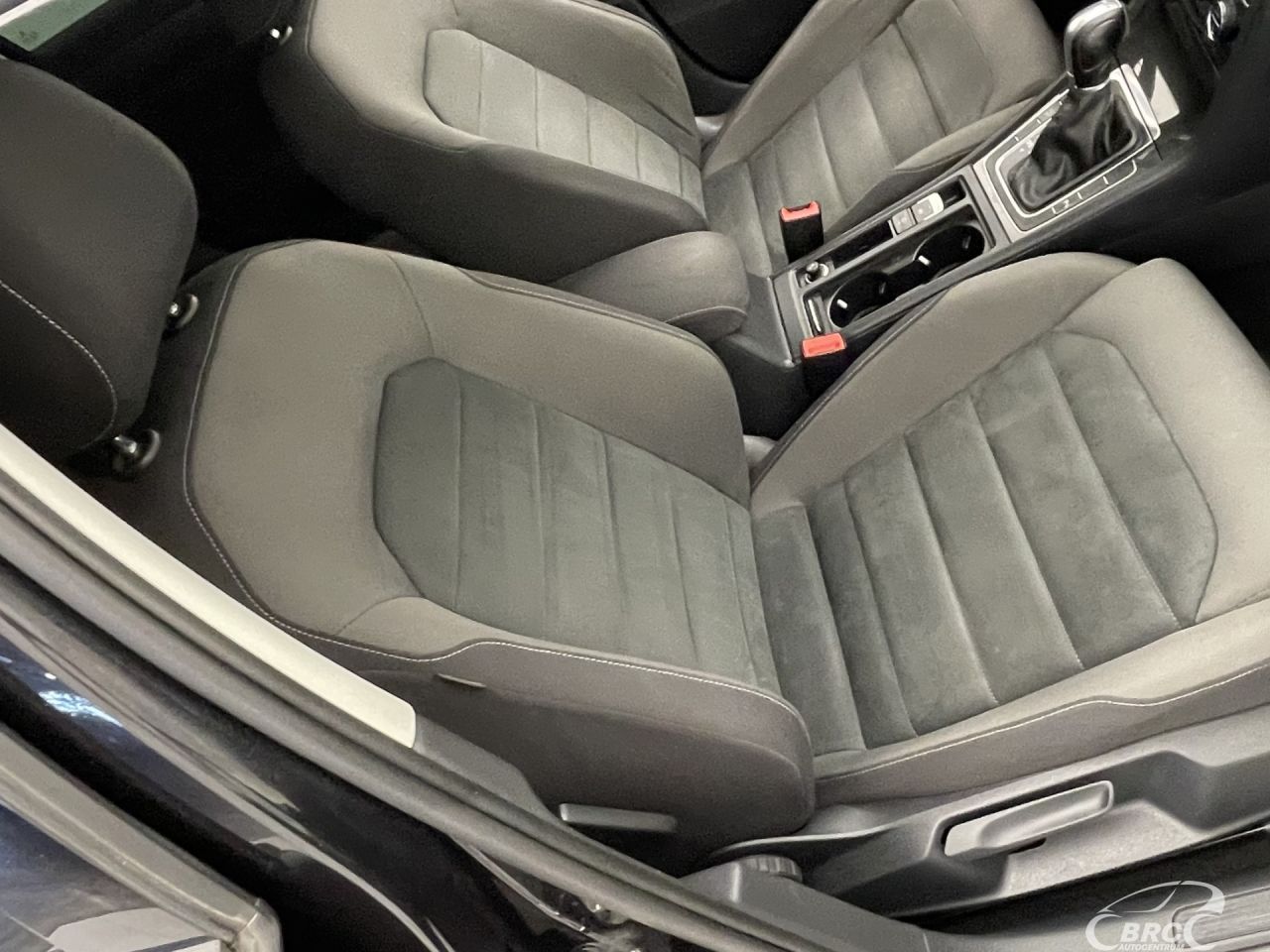 Volkswagen Golf | 4