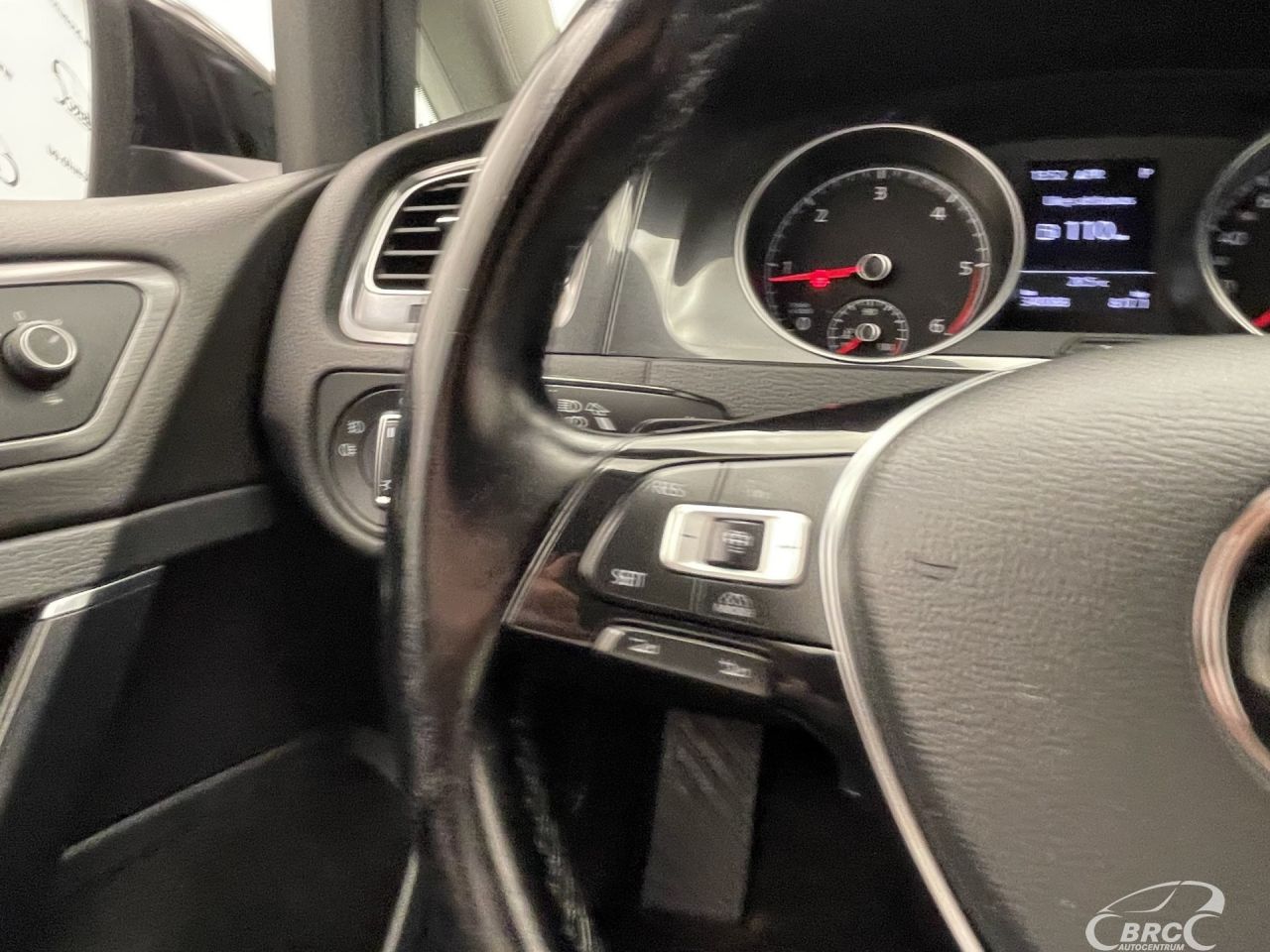 Volkswagen Golf | 29