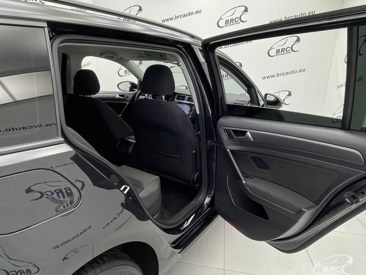 Volkswagen Golf | 12