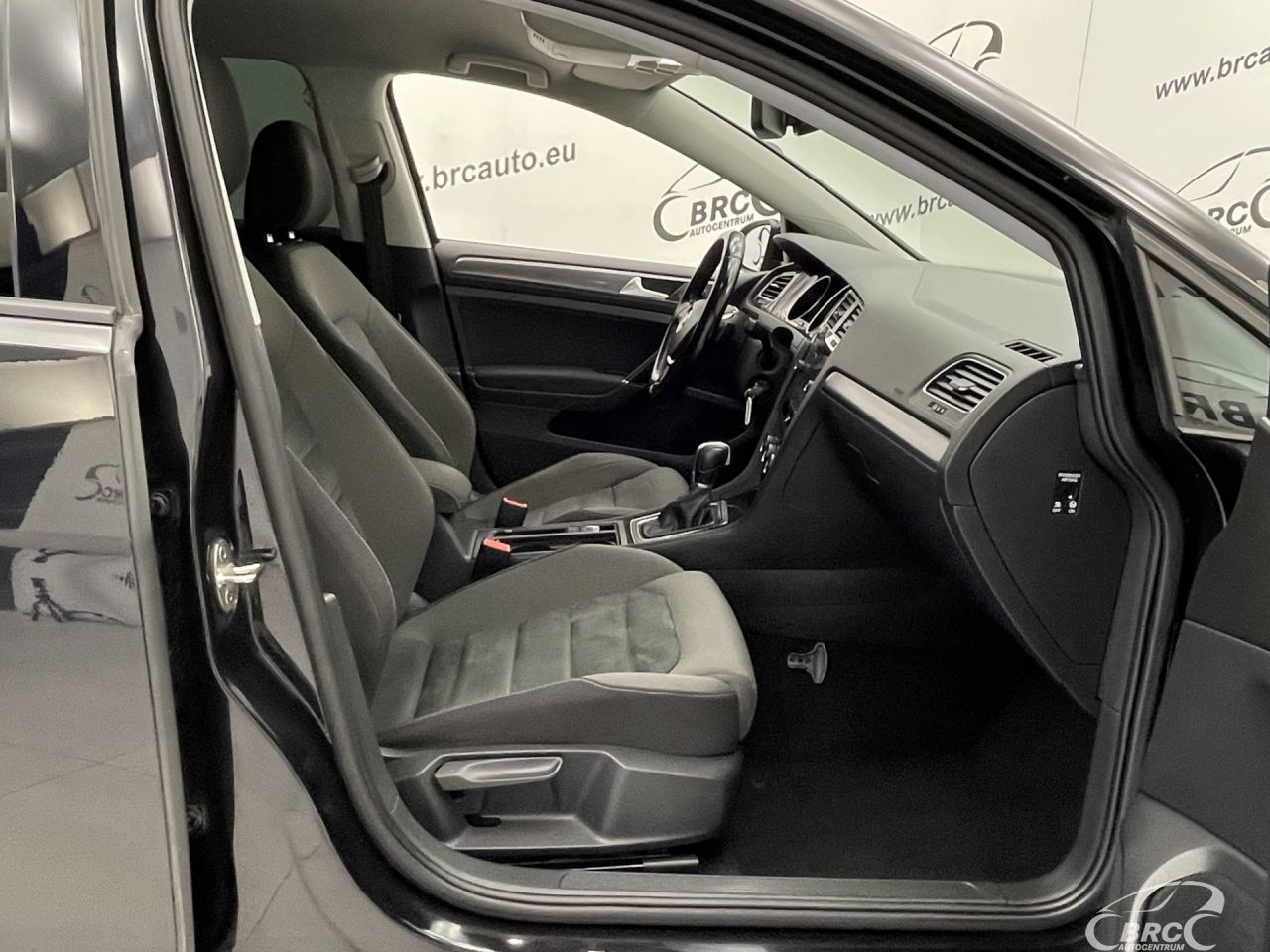 Volkswagen Golf | 3