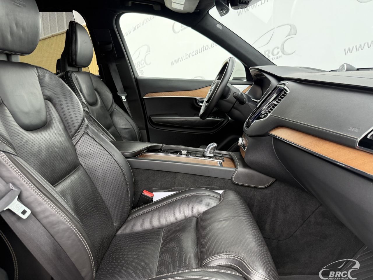Volvo XC90 | 9