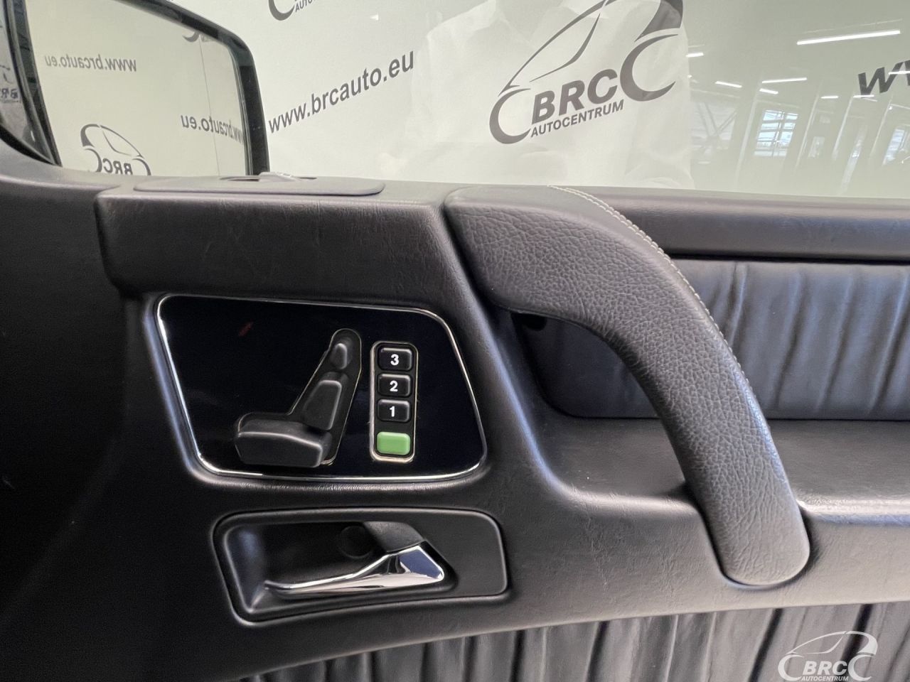 Mercedes-Benz G500 | 9